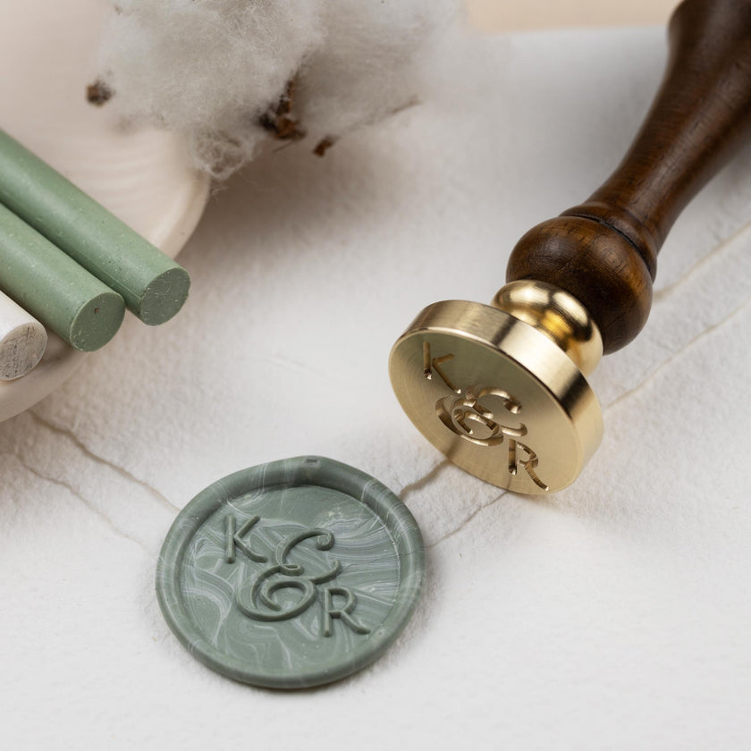 Siegelstempel personalisiert mit Initialen und 