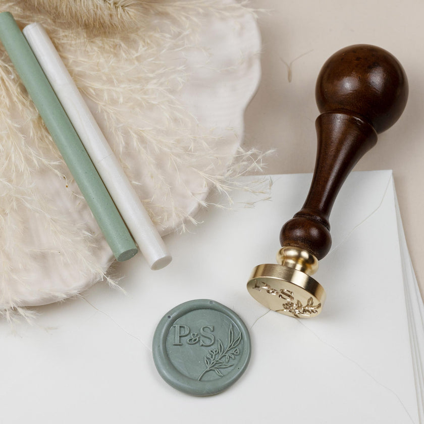 Siegelstempel  personalisiert für Wachssiegel mit 1,2 oder 3 Initialen im Design Emma - Siegelstempel personalisiert