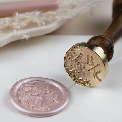 Siegelstempel  personalisiert zur Hochzeit mit Initialen im Design Sophia - Siegelstempel personalisiert