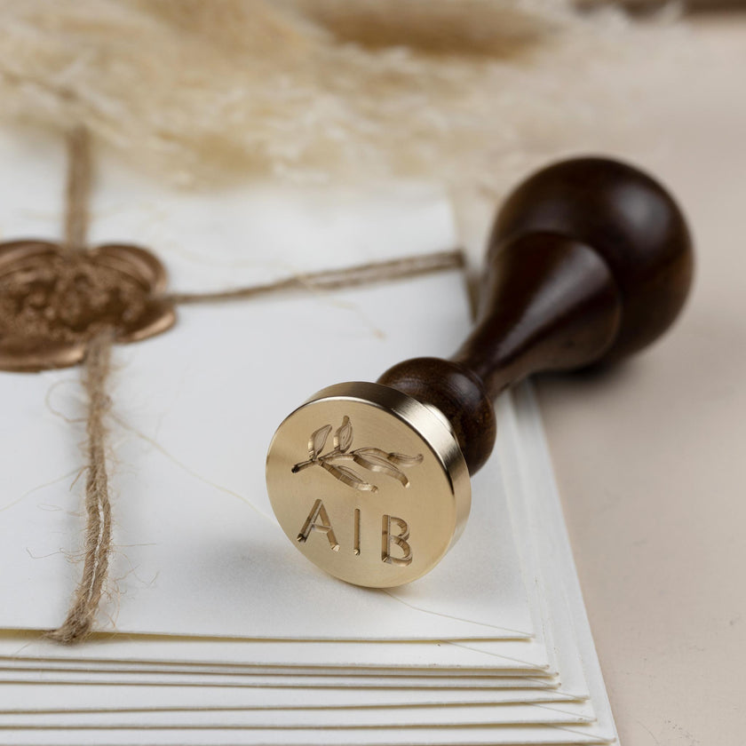 Siegelstempel  personalisiert für Wachssiegel zur Hochzeit mit 2 Initialen im Design Marie - Siegelstempel personalisiert