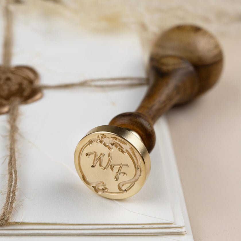 Siegelstempel  personalisiert mit Initialen im Design Drache 2 - Siegelstempel personalisiert