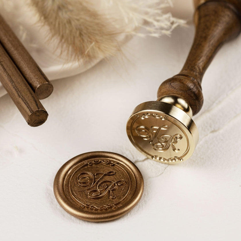 Exclusiver Siegelstempel mit Initialen im Classic-Design - Siegelstempel personalisiert