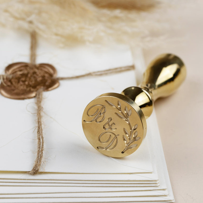 Exclusiver Siegelstempel zur Hochzeit mit Initialen im Design Hanna - Siegelstempel personalisiert