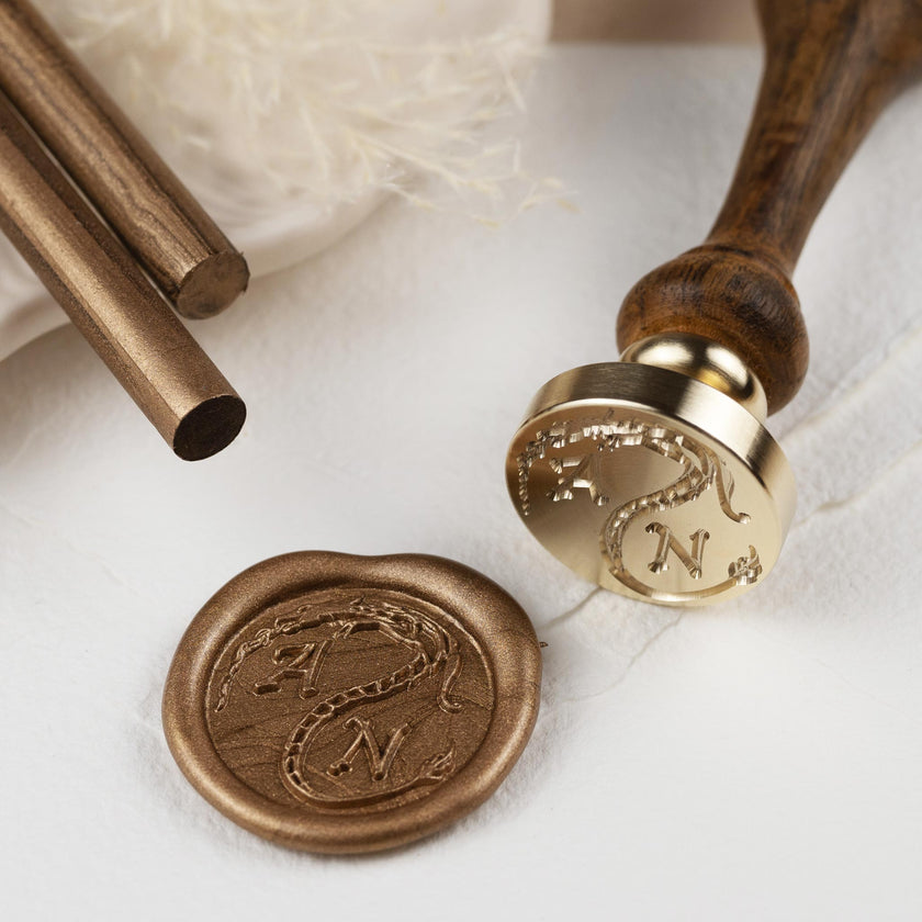 Siegelstempel personalisiert mit Initialen Design Drache - Siegelstempel personalisiert