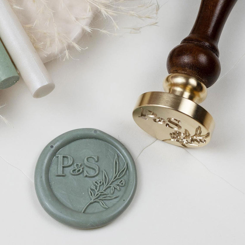 Siegelstempel  personalisiert für Wachssiegel mit 1,2 oder 3 Initialen im Design Emma - Siegelstempel personalisiert