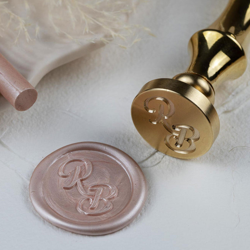 Siegelstempel  personalisiert für Wachssiegel mit Initialen im Design Leo - Siegelstempel personalisiert