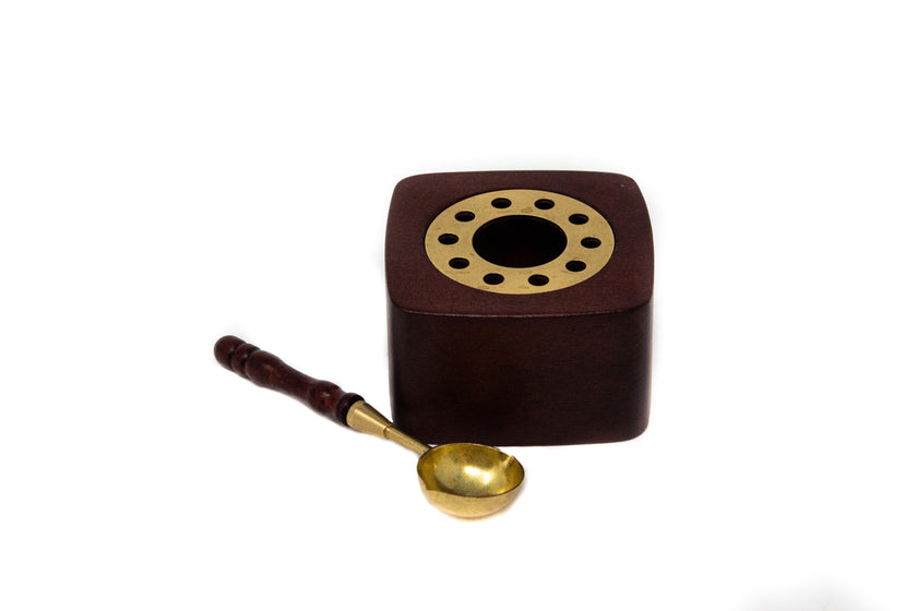 Stövchen mit Schmelzlöffel und Teelicht - Siegelstempel personalisiert