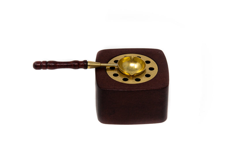 Stövchen mit Schmelzlöffel und Teelicht - Siegelstempel personalisiert